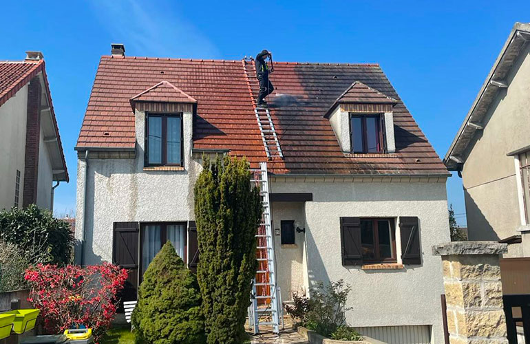 Nettoyage et Démoussage de toiture à Villeneuve-d'Ascq (59650) dans le Nord (59) Nettoyage et Démoussage de toiture à Villeneuve-d'Ascq (59650) dans le Nord (59)
